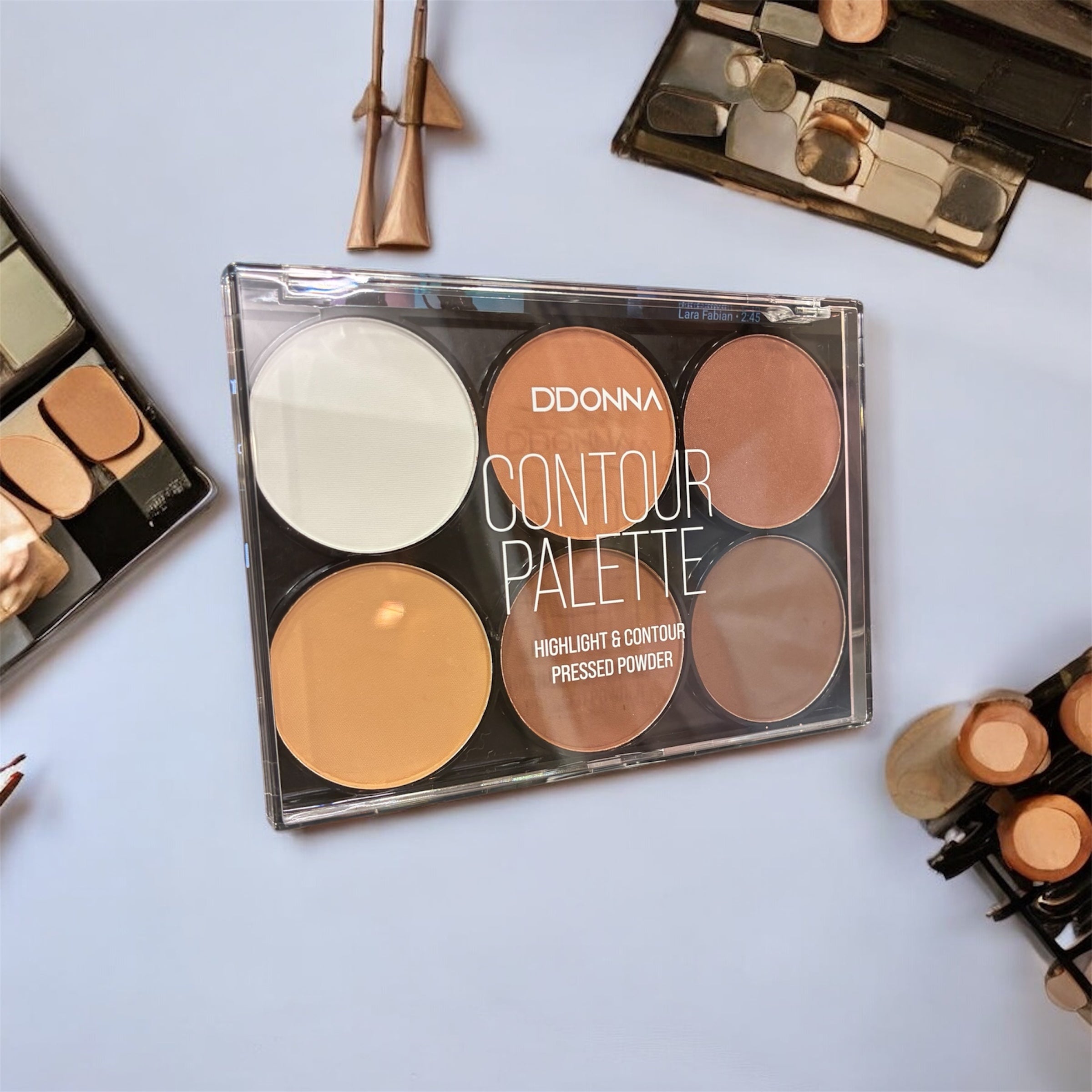 Palette de Contouring D’Donna – Highlight &amp; Contour Pressed Powder